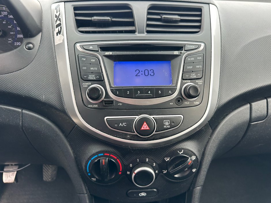 2013 Hyundai Accent L-7