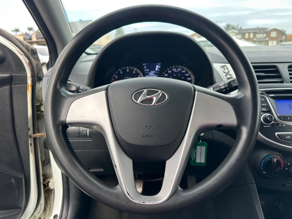 2013 Hyundai Accent L-8
