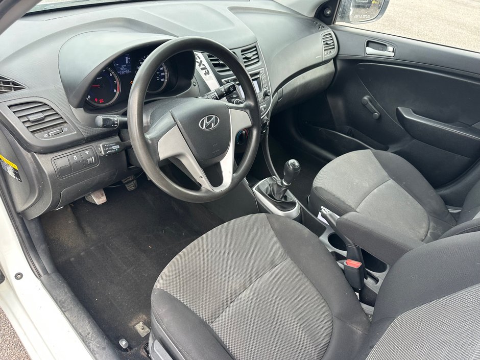 2013 Hyundai Accent L-5