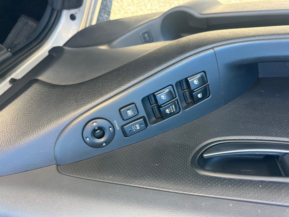 2009 Hyundai Elantra-8