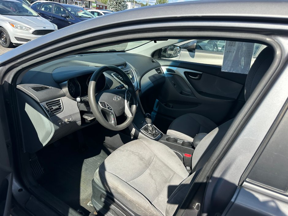 Hyundai Elantra GL 2012-8