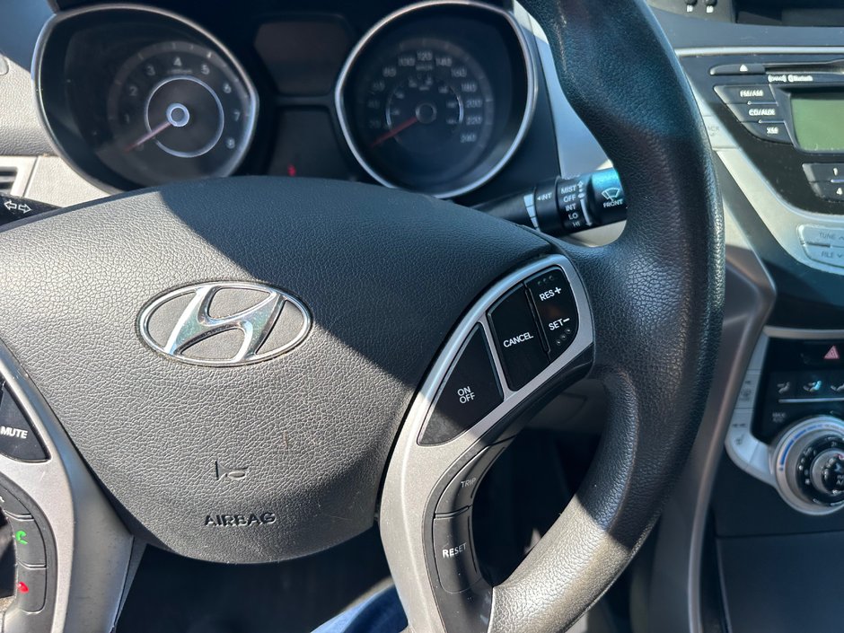 Hyundai Elantra GL 2012-7
