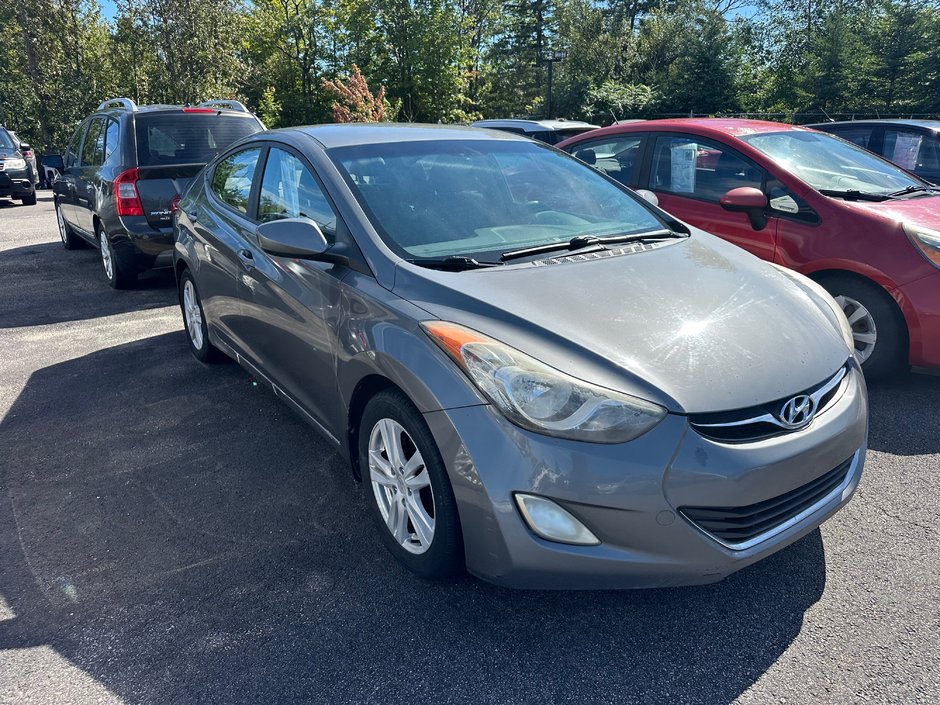 Hyundai Elantra GL 2012-0