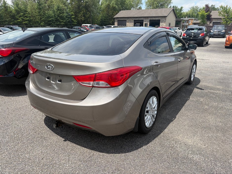 2013 Hyundai Elantra L-5