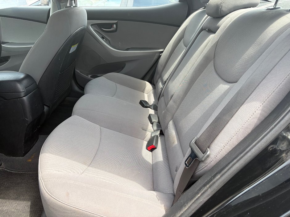 2014 Hyundai Elantra GL-8
