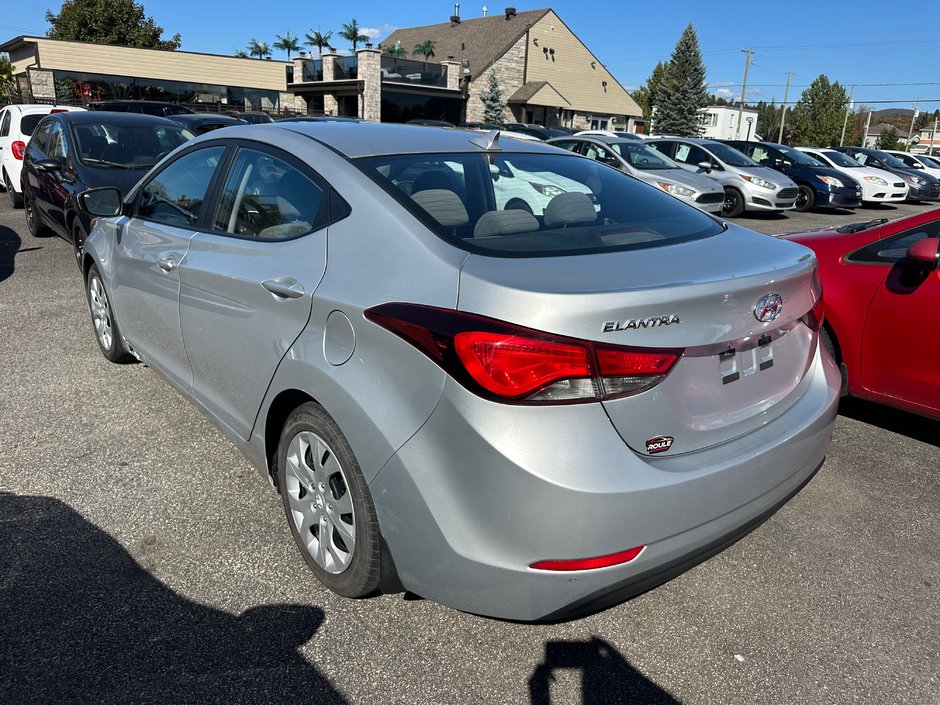 Hyundai Elantra GL 2014-3