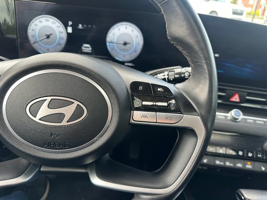 Hyundai Elantra Preferred 2024-13