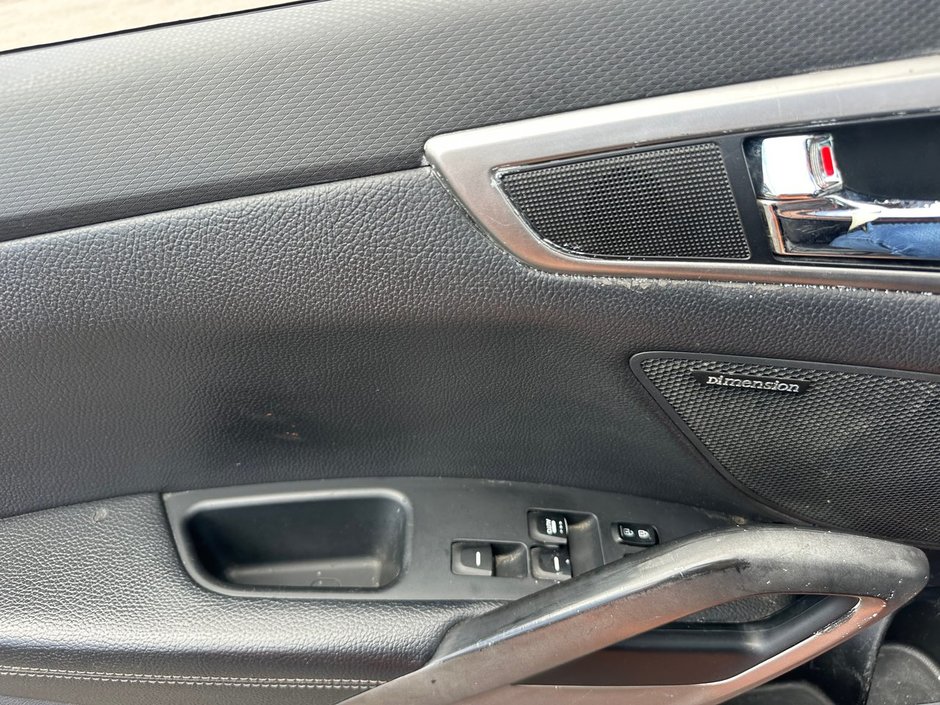 Hyundai Veloster w/Tech 2012-8
