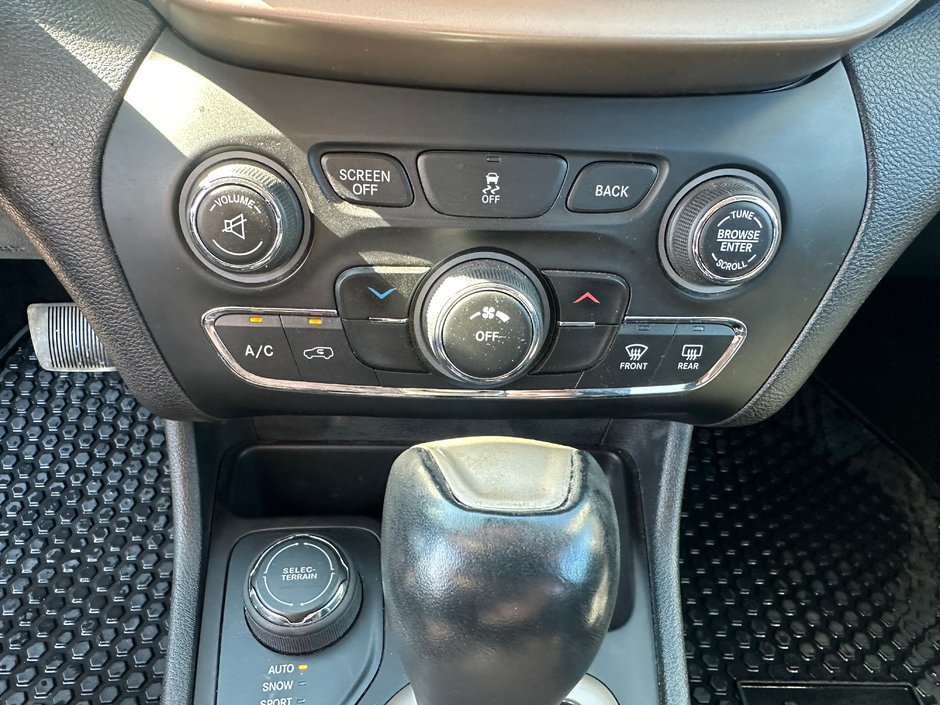 2014 Jeep Cherokee Sport-16