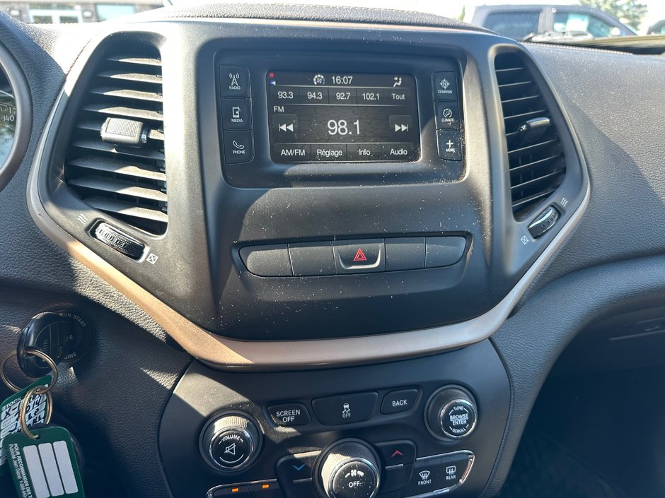 2014 Jeep Cherokee Sport-12
