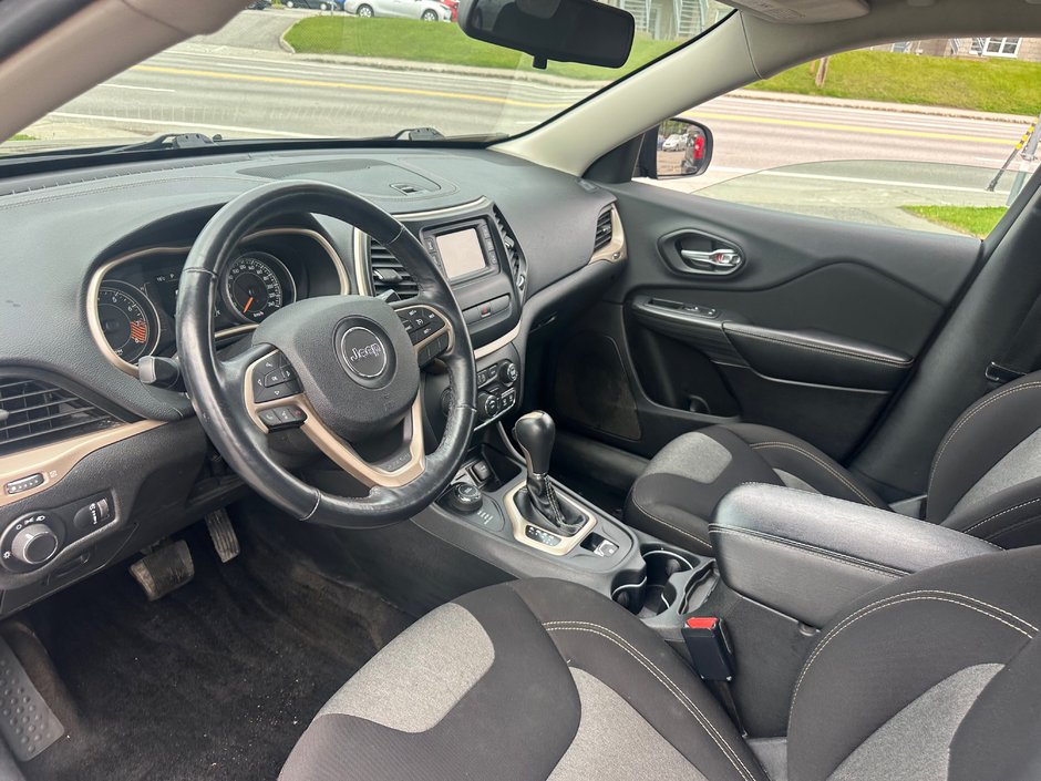 Jeep Cherokee Sport 4X4 2015-5
