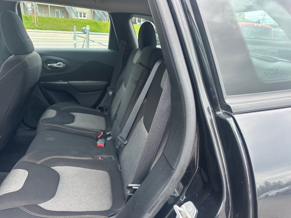 Jeep Cherokee Sport 4X4 2015-4