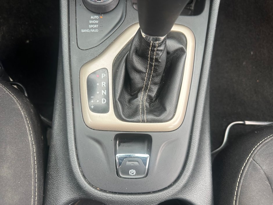 Jeep Cherokee Sport 4X4 2015-10