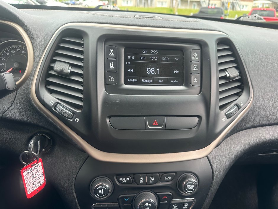 Jeep Cherokee Sport 4X4 2015-9