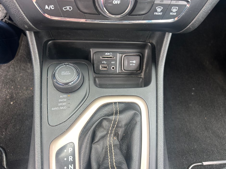 Jeep Cherokee Sport 4X4 2015-13