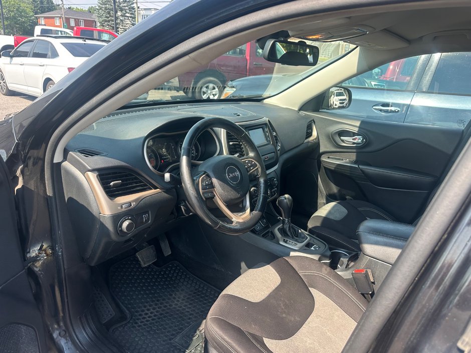 Jeep Cherokee Sport 2015-4