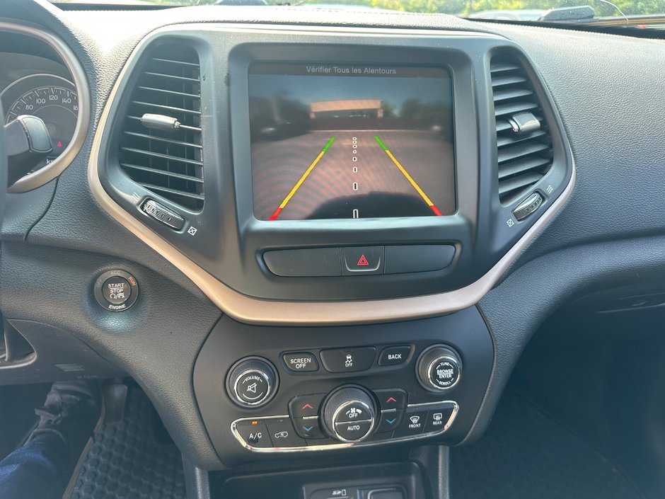 Jeep Cherokee North 2015-12