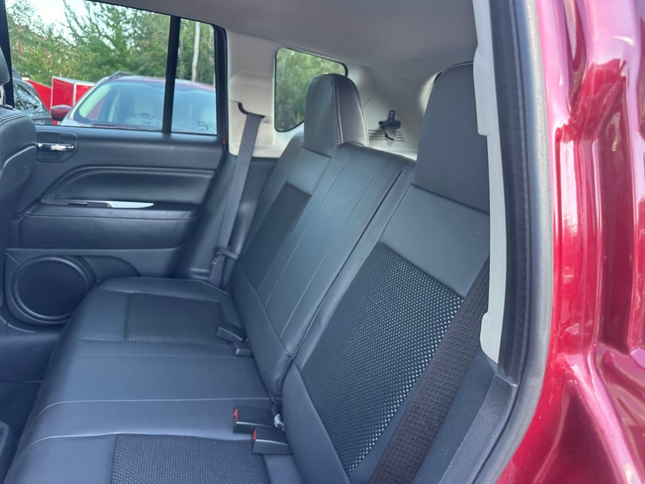 2014 Jeep Compass North 4 x4-5