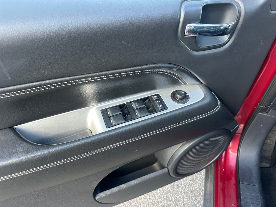 2014 Jeep Compass North 4 x4-9