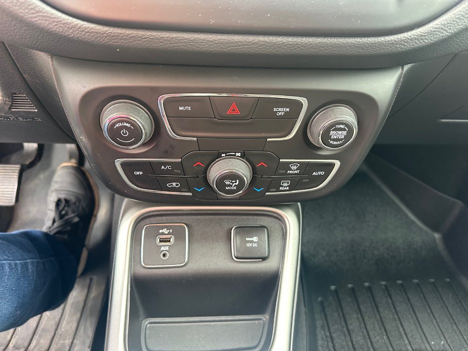 Jeep Compass Sport 2019-13