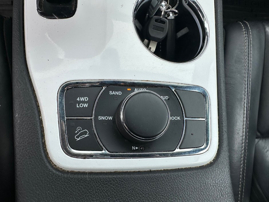 2015 Jeep Grand Cherokee Limited-15