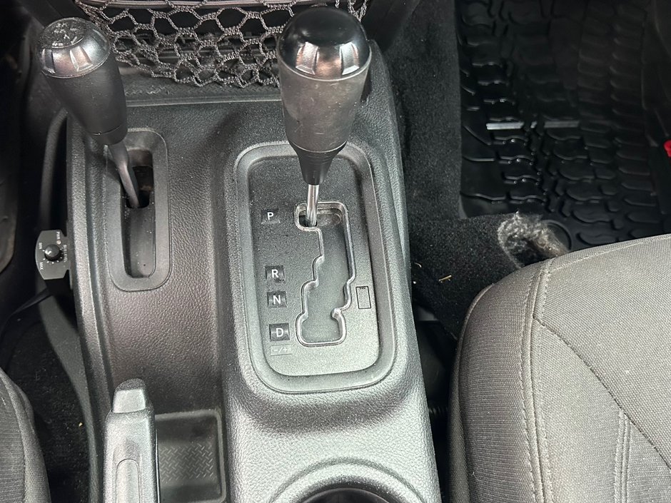 Jeep Wrangler Sport 2017-14