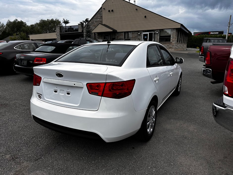2011 Kia Forte-1