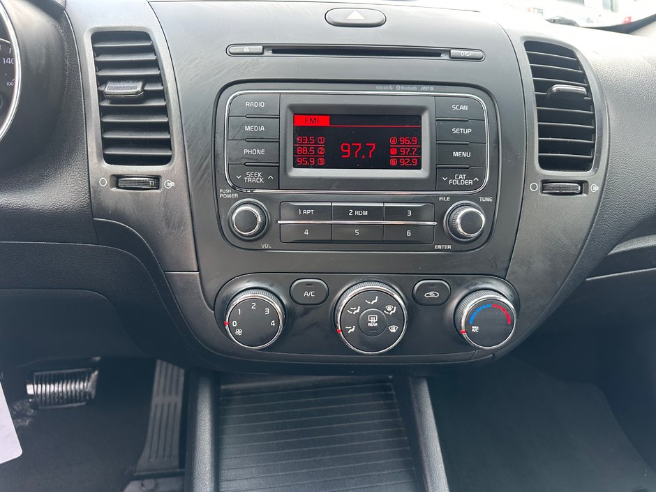 Kia Forte LX 2015-12