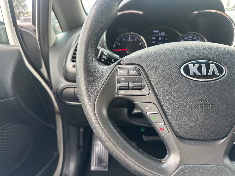 Kia Forte LX 2015-8