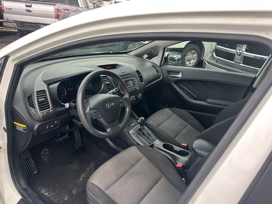 Kia Forte LX 2015-10