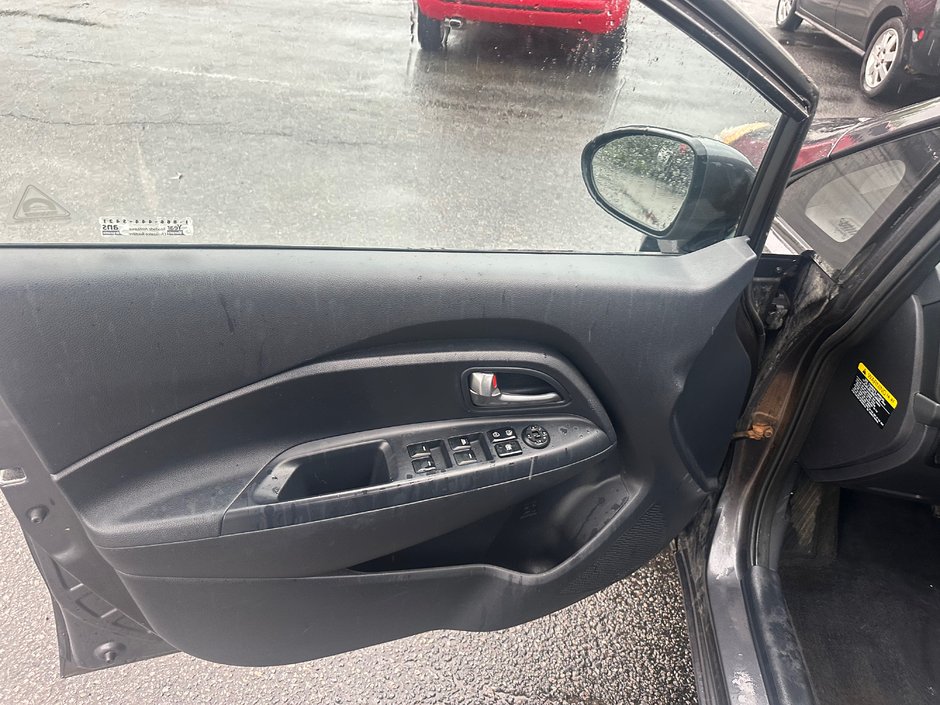 Kia Rio LX 2012-6