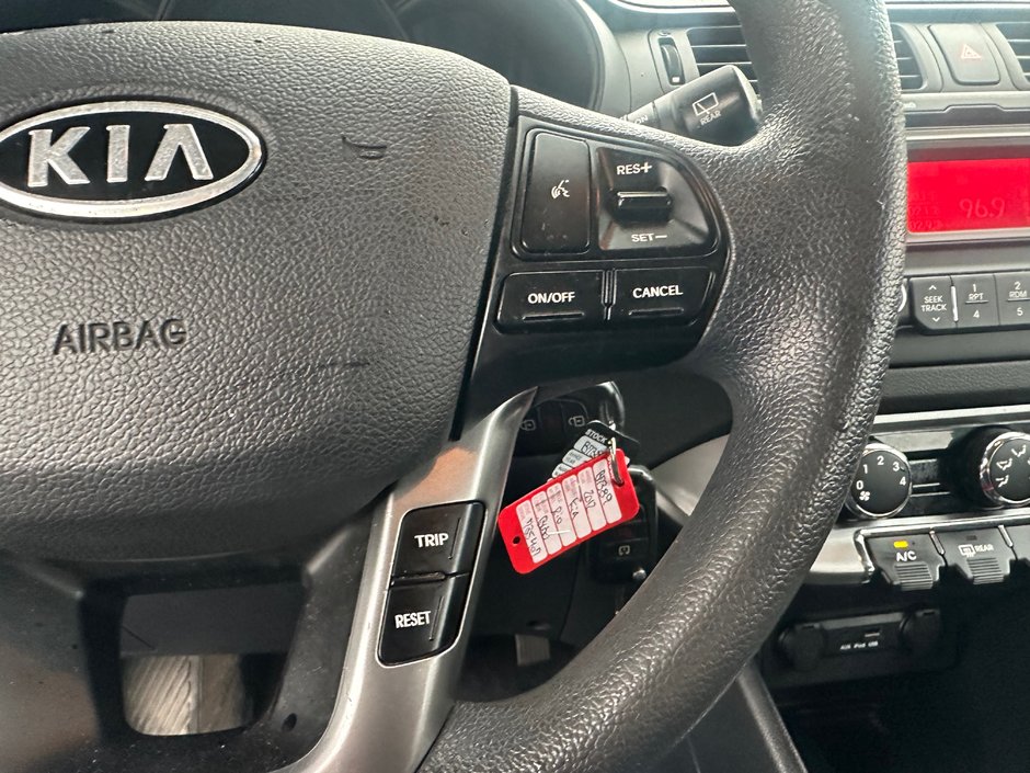 Kia Rio LX 2012-8