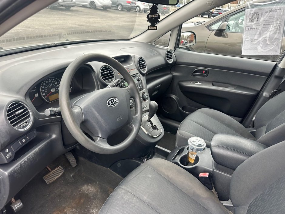2012 Kia Rondo LX-9