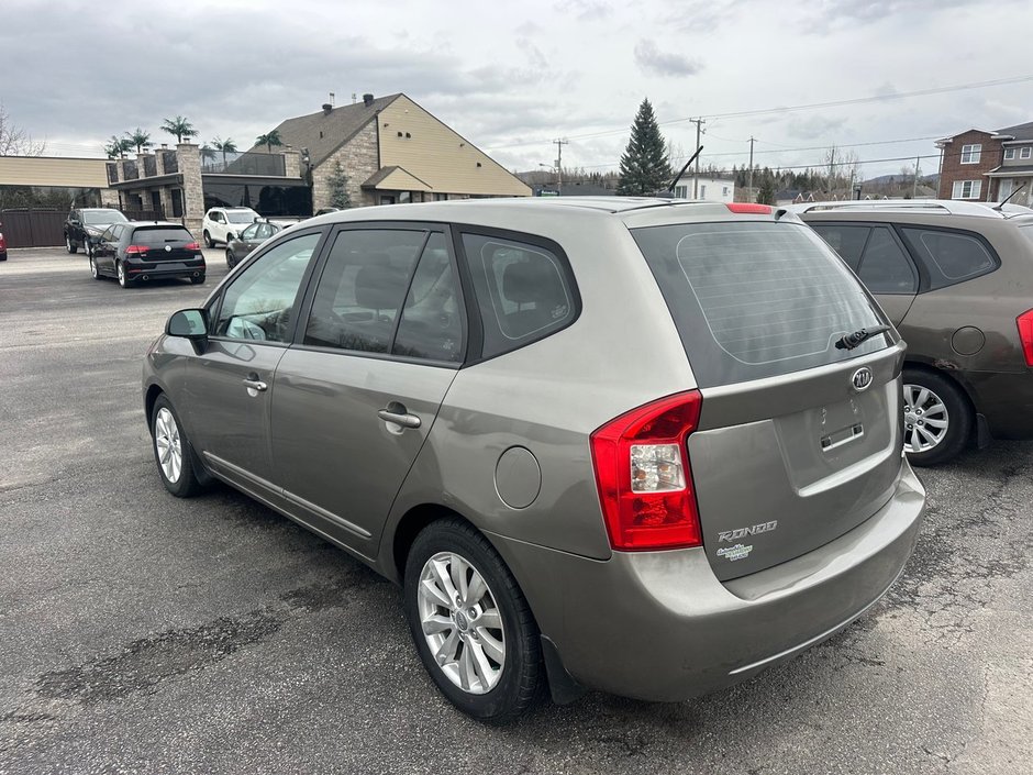 2012 Kia Rondo LX-3