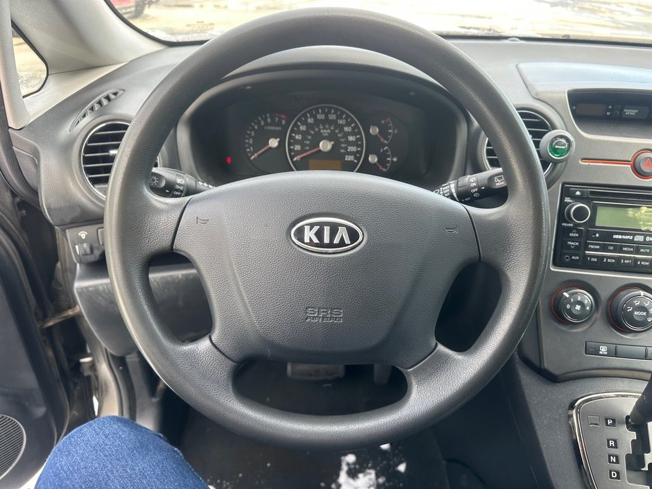 2012 Kia Rondo LX-7