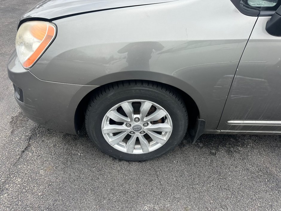 2012 Kia Rondo LX-4