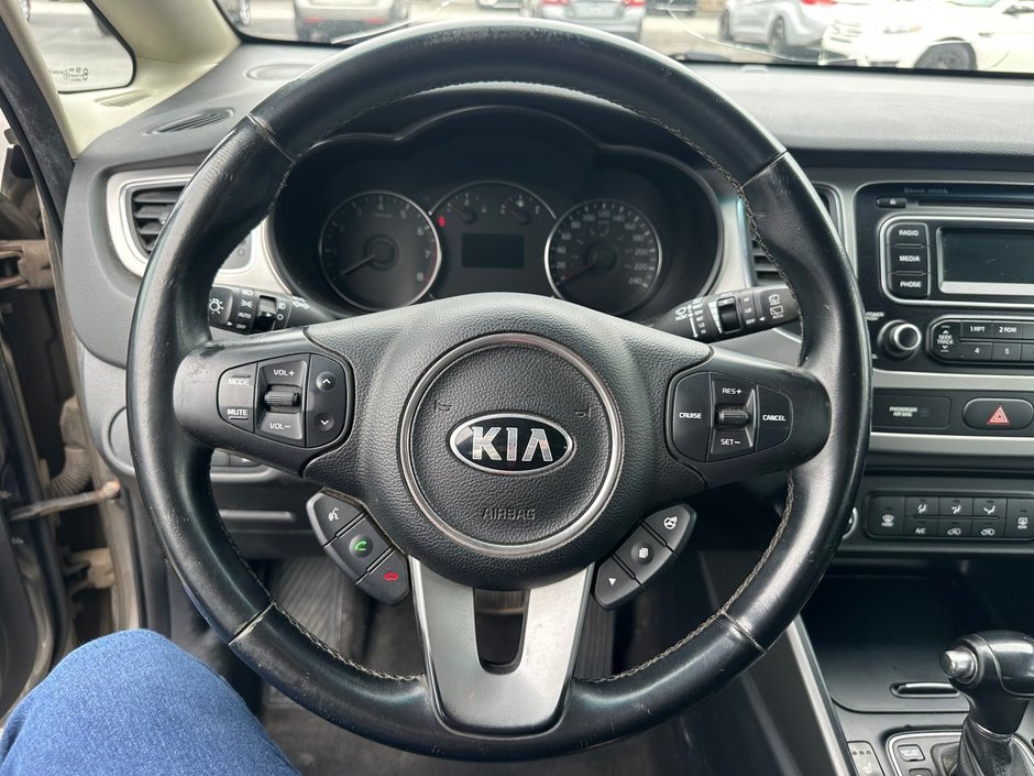 Kia Rondo LX 2014-9