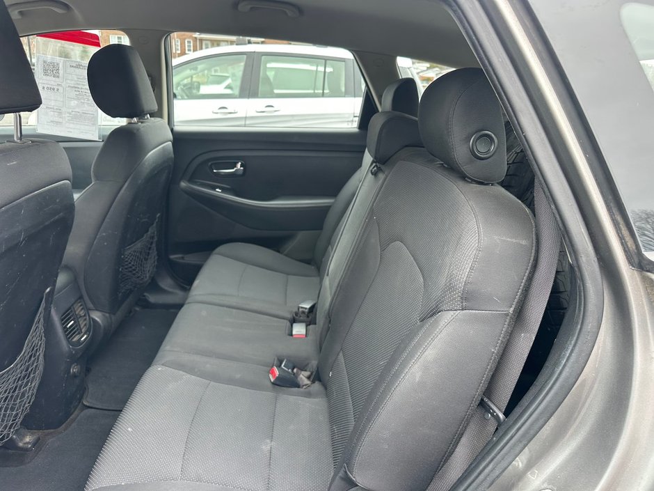 Kia Rondo LX 2014-5
