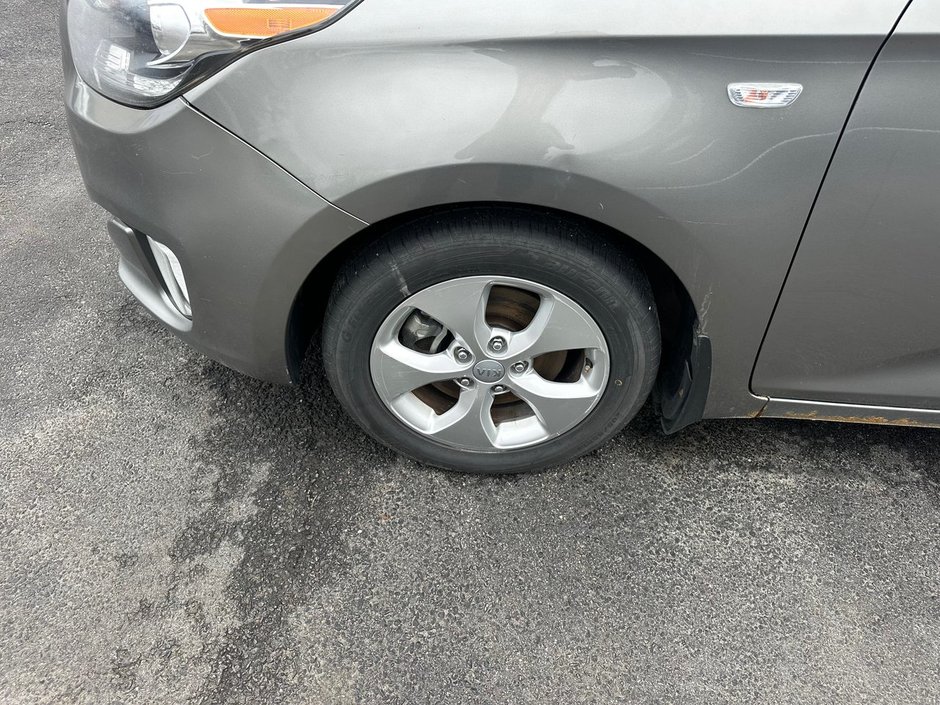 Kia Rondo LX 2014-4
