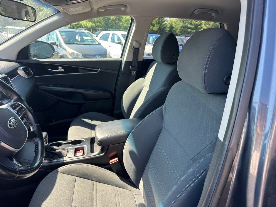 Kia Sorento LX AWD 2020-4