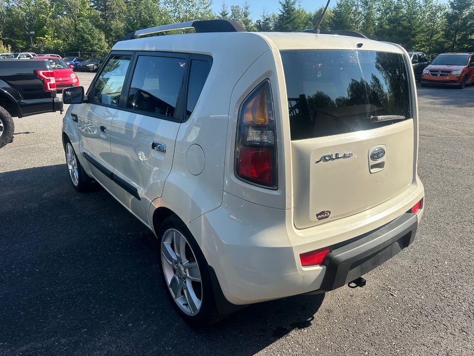 Kia Soul Lx  plus 2010-3