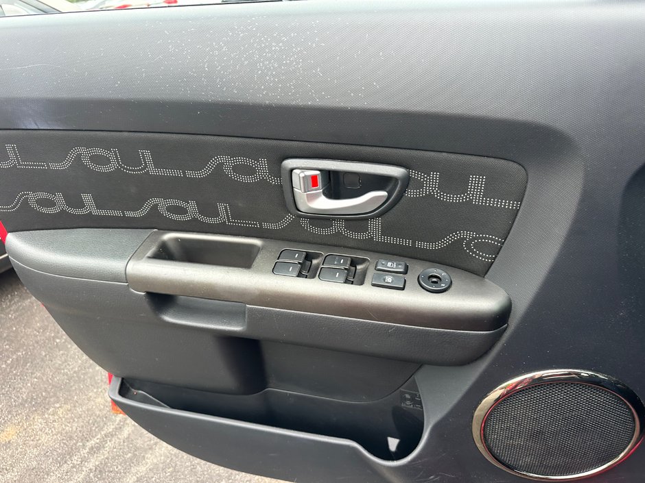 2013 Kia Soul LX-12