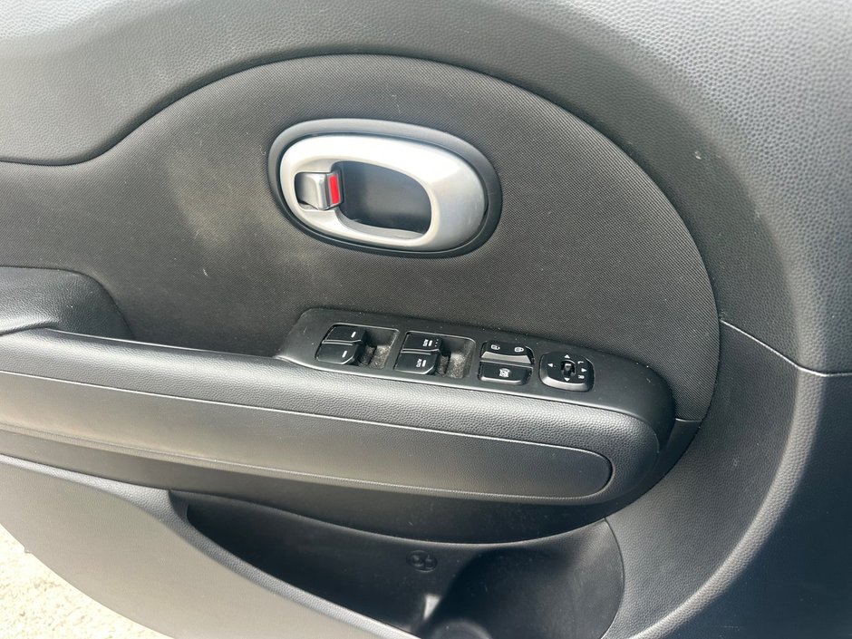 Kia Soul LX 2014-12