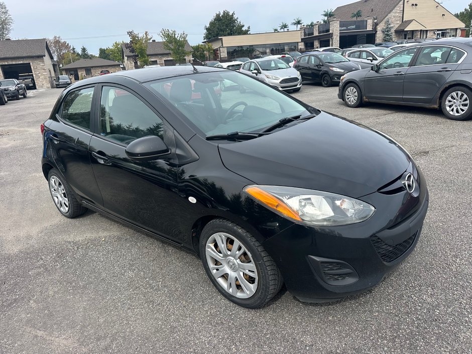 Mazda 2  2011-0