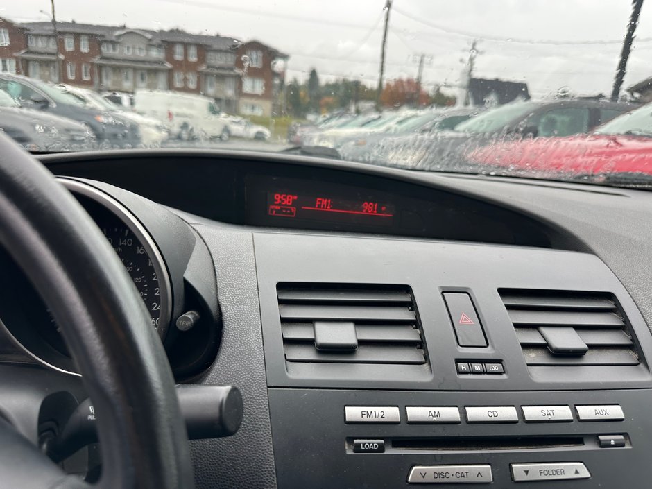 Mazda 3  2010-8
