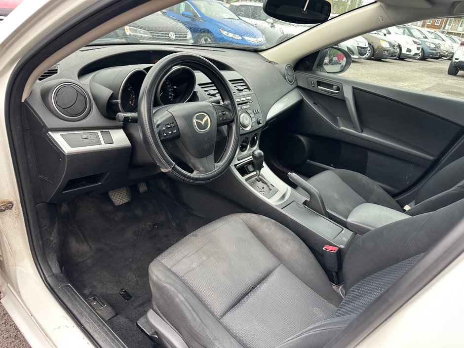 Mazda 3  2010-9