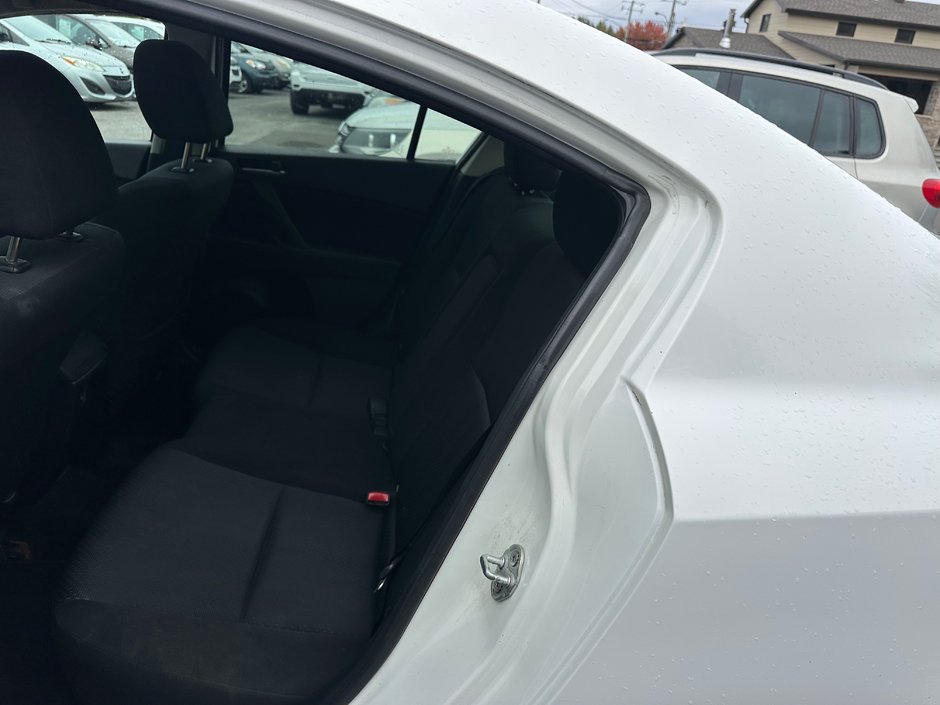 Mazda 3  2010-5