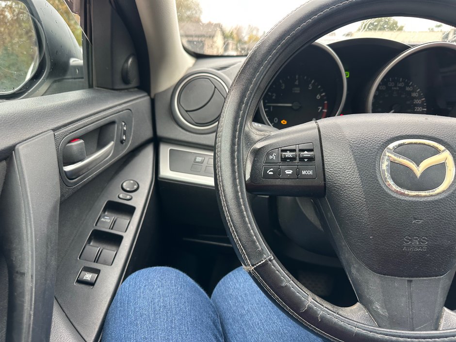 Mazda 3  2010-11