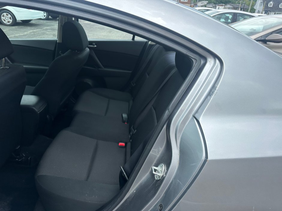 Mazda 3 GX 2012-4