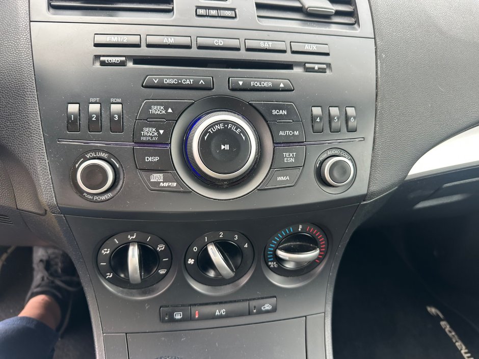 Mazda 3 GX 2012-8